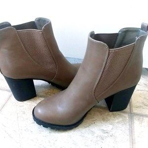 Size 8 Tan man-made heeled ankle boots
